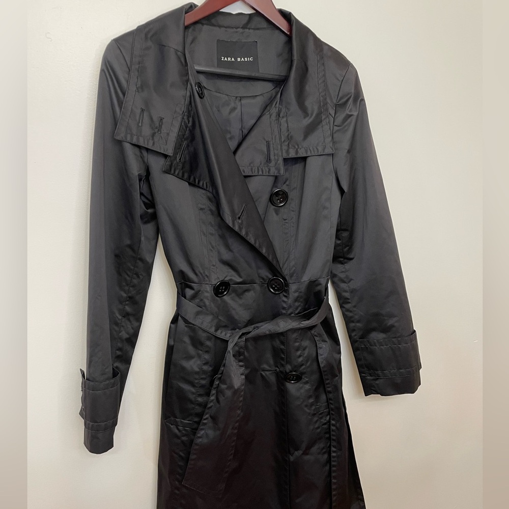 Zara|| Basic Black Trench Coat Size Large, Like New with pockets